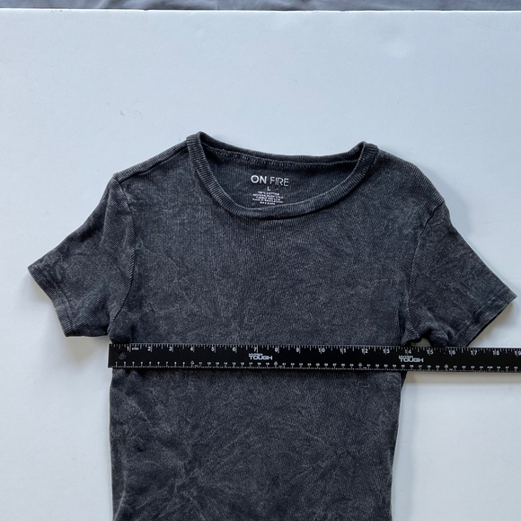 On Fire Acid Wash T-Shirt Sz L  Black/Gray Short Sleeve Tee Grunge Gen Z Y2K - Picture 5 of 6
